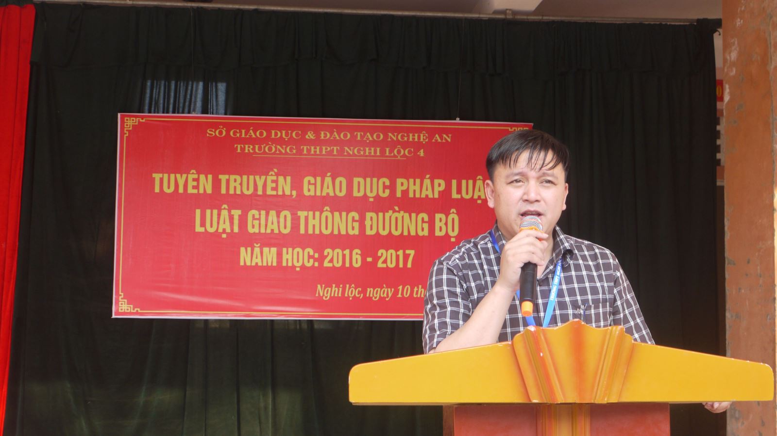 Đồng chí: Nguyễn Văn Phương - BTCB, Hiệu trưởng nhà trường phát biểu khai mạc
