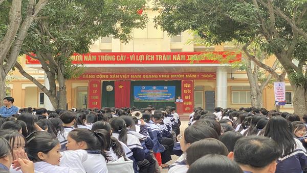 TRUYỀN THÔNG VỀ CHĂM SÓC SỨC KHỎE SINH SẢN VỊ THÀNH NIÊN